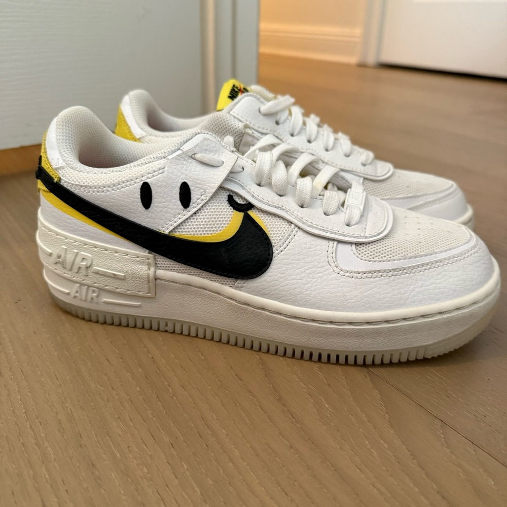 Nike Air Force 1 Smile Sneakers